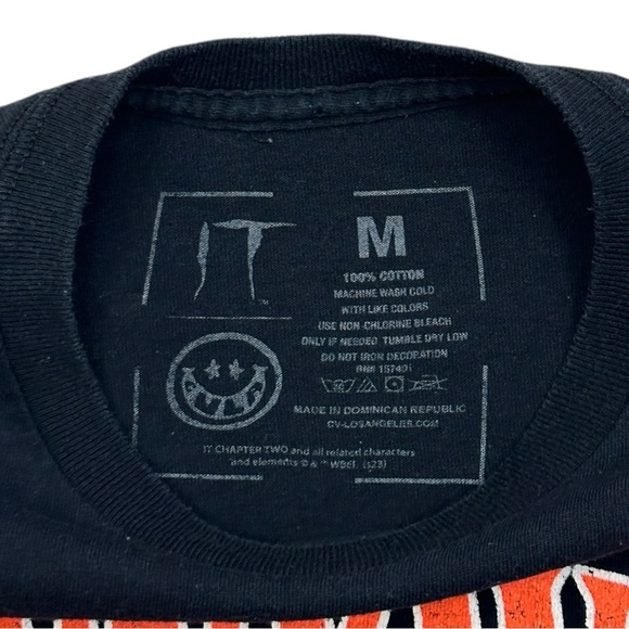 Pennywise the Clown It 80s Movie Black Tee - Adult Size Medium - Picture 2 of 3